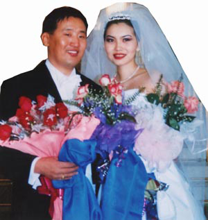 Сайхан хүүхнүүд баян эрчүүдийг “уургалдаг”